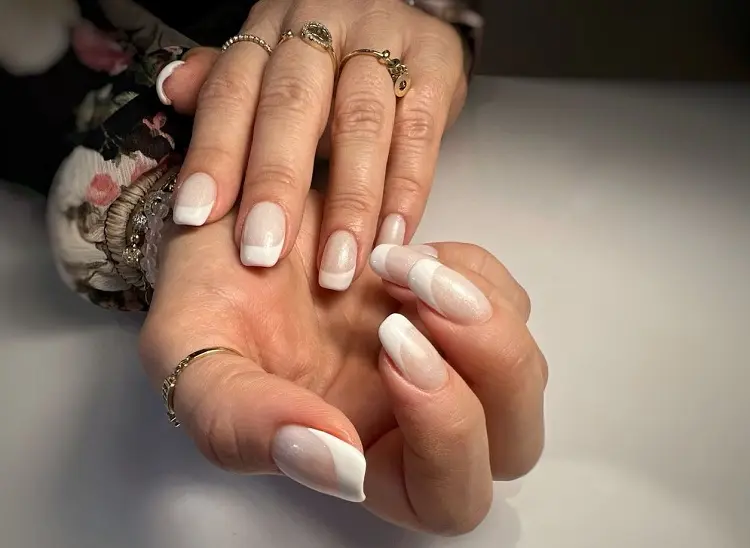 french manicure ideas for older women 2023