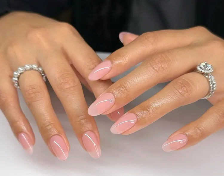 glossy nails glazed manicure spring trends 2023