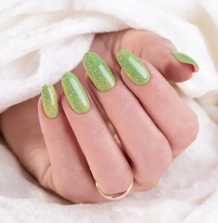 green fairy nails_light green sparkly nails