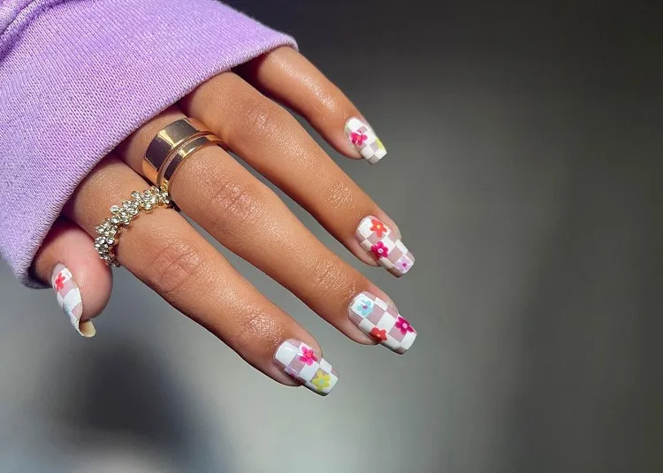 interesting and cure flower nail designs manicure trends for the summer 2023