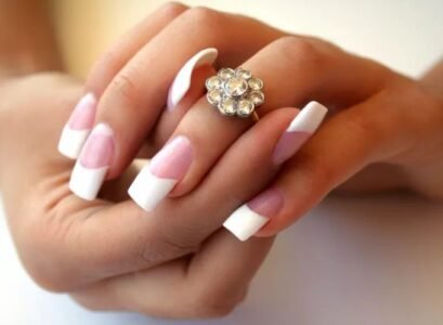 italian manicure technique sophisticated manicure