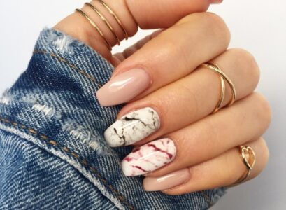 marble nail idea pink nude black shades 2023