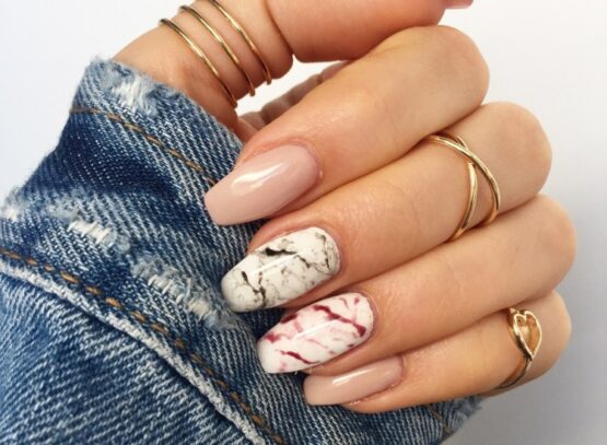 marble nail idea pink nude black shades 2023