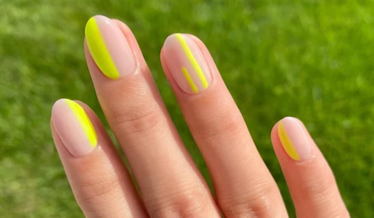 minimalist manicure nail art designs spring summer 2023 trends