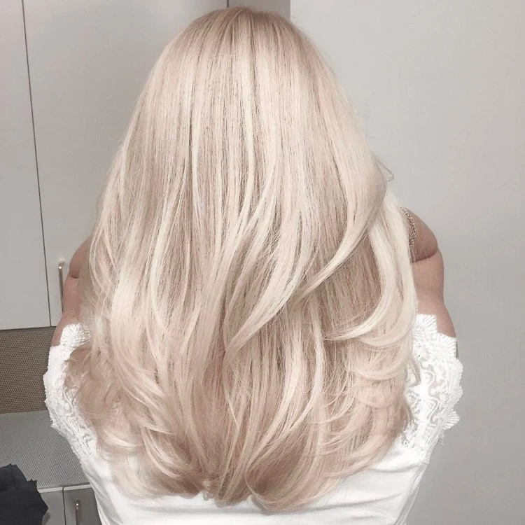 pearl blonde hair color spring 2023 modern trends