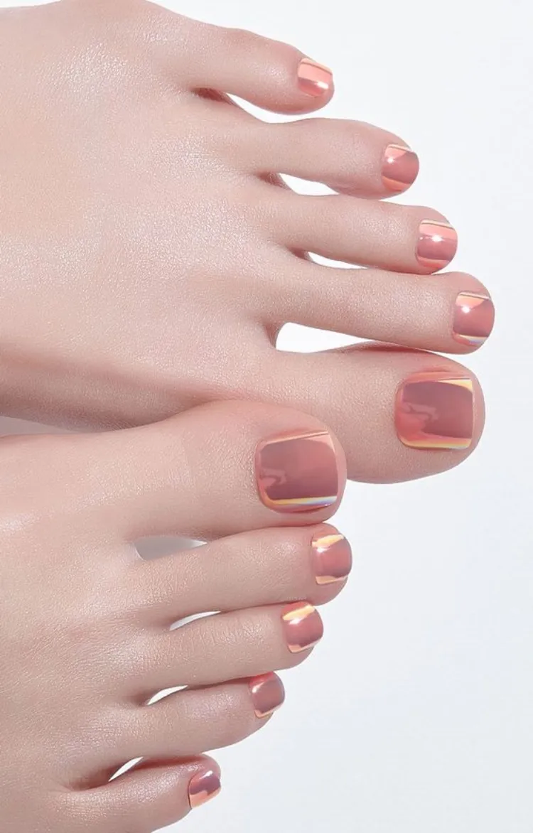 pink chrome minimalist design pedicure toenails color trends 2023