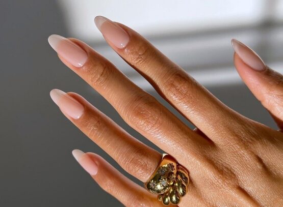 rich girl nails lip gloss manicure spring trends for women 2023