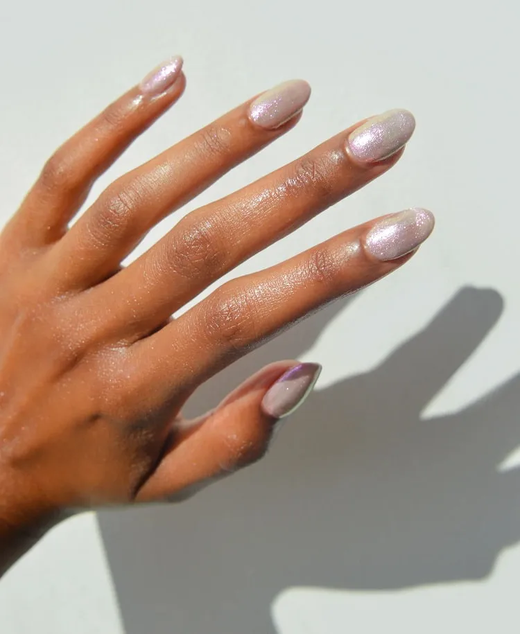 shimmery nails_pearly nails