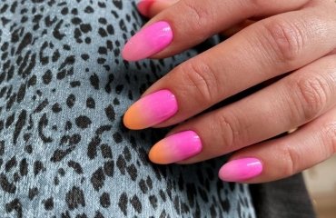 shiny manicure for stylish and modern ladies chick nails