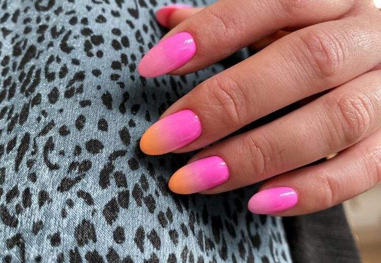 shiny manicure for stylish and modern ladies chick nails