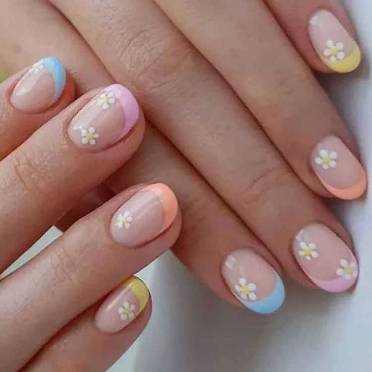 short floral nails_florai nail designs 2023