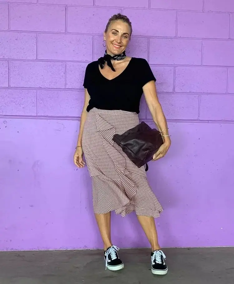 skirt-with-trainers-for-women-over-50-60-70