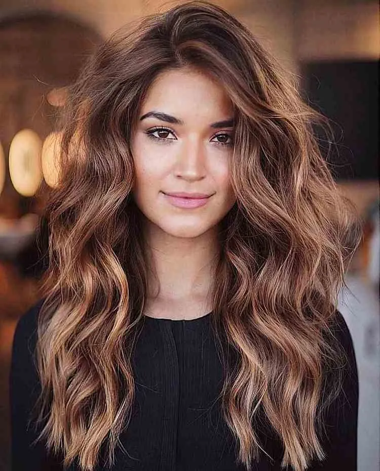 slimming hairstyles long hair with soft waves