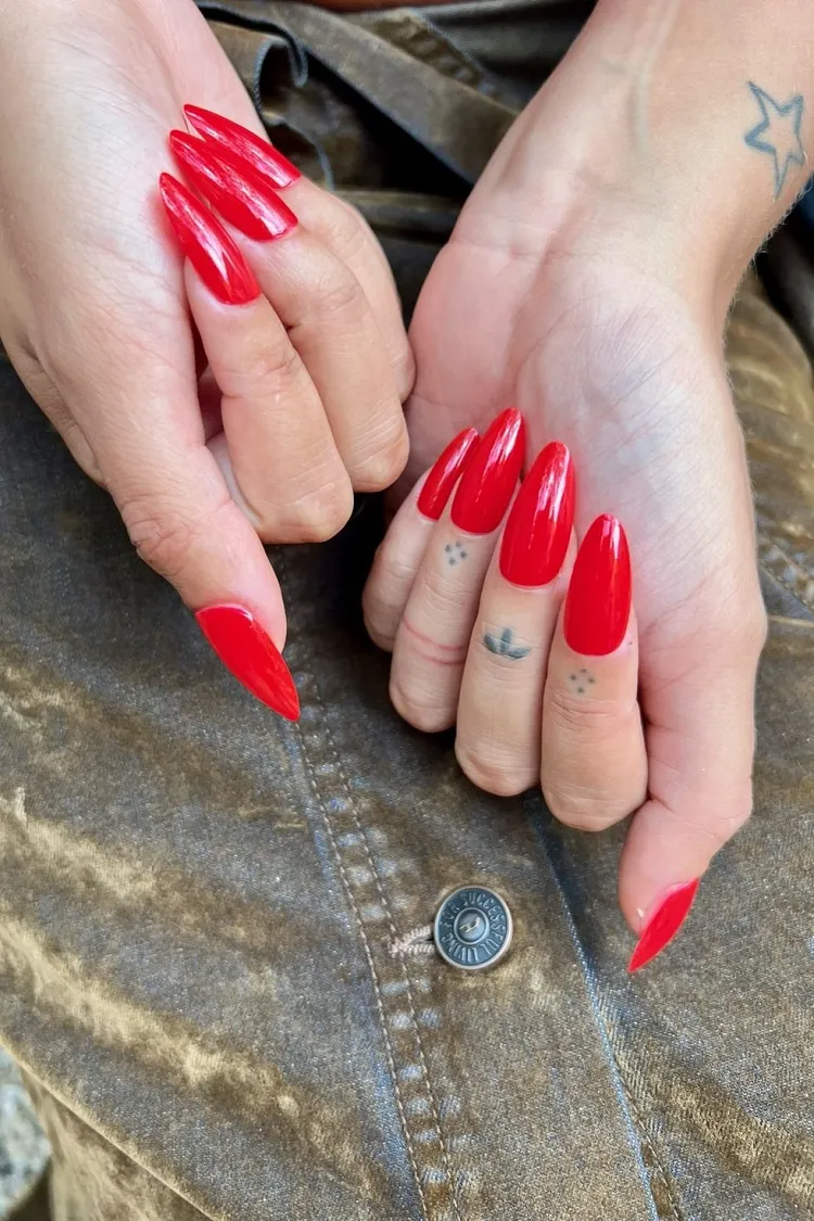spring-nail-colors-2023-red-long-trendy-fashion-week-new-york-inspo