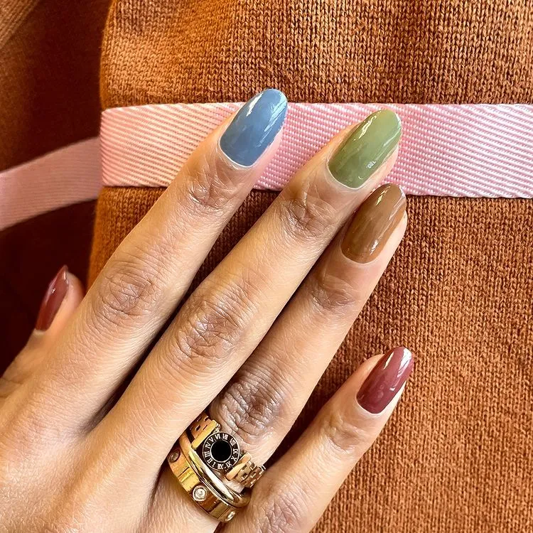 spring-nail-colors-2023-trendy-inspo-tips-colorful-new-york-fashion-week