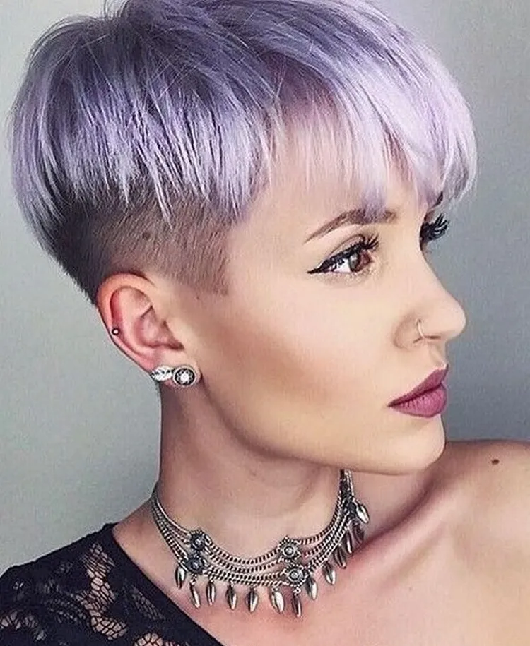 trendy short hairstyles spring 2023 face revealing pixie cut coloured hair 1