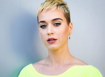 trendy short hairstyles_blonde hairstyles