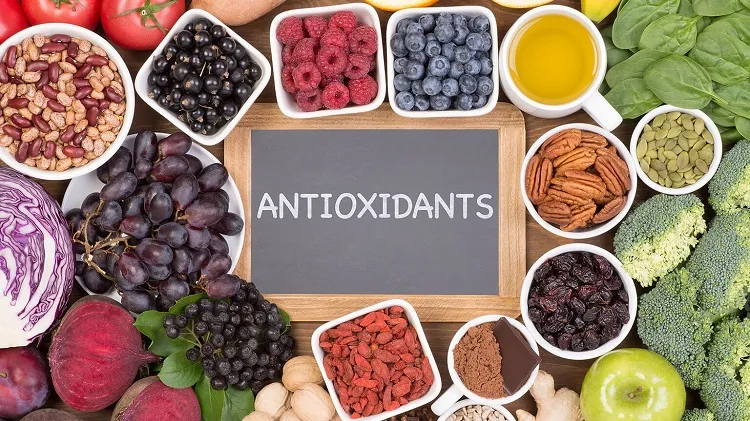 list of antioxidants food minerals and vitamins for healthy body and young look without wrinkles
