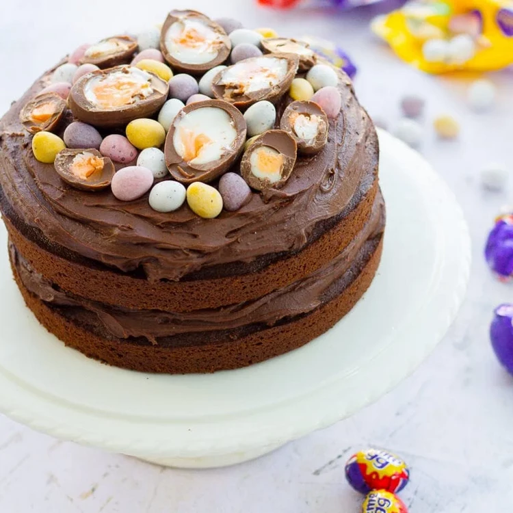 easy chocolate easter cake with buttercream filling