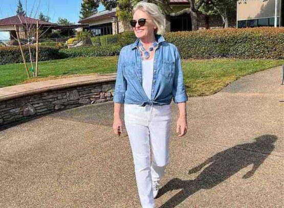 how to wear white jeans over 50 summer outfits to look younger
