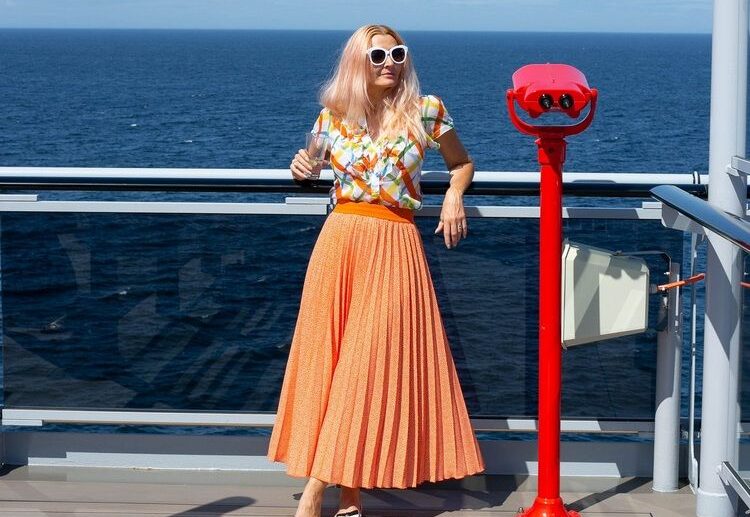 maxi skirt for women over 50 trendy outfit ideas for spring summer 2023