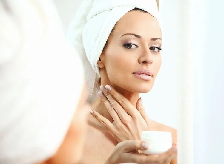 moisturize your skin to prevent wrinkles