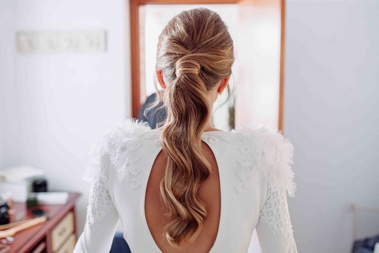 6 Reasons you Should Wear a Bridal Ponytail in your Hair – One Blushing  Bride Custom Wedding Veils