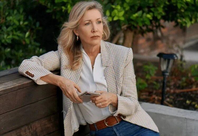 street fashion for women over 50 casual chic outfits for every day