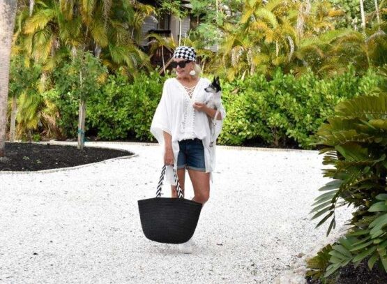 the best shorts for women over 50 trendy summer outfits 2023 ideas