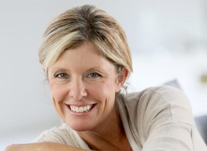 what hair color thins your face youthful blonde