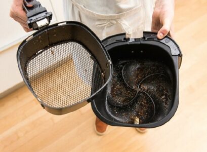 air fryer cleaning hack vinegar basket with stuck in food
