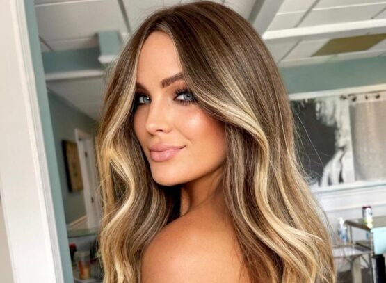 blonde balayage with money pieces stylish look 2023 trends