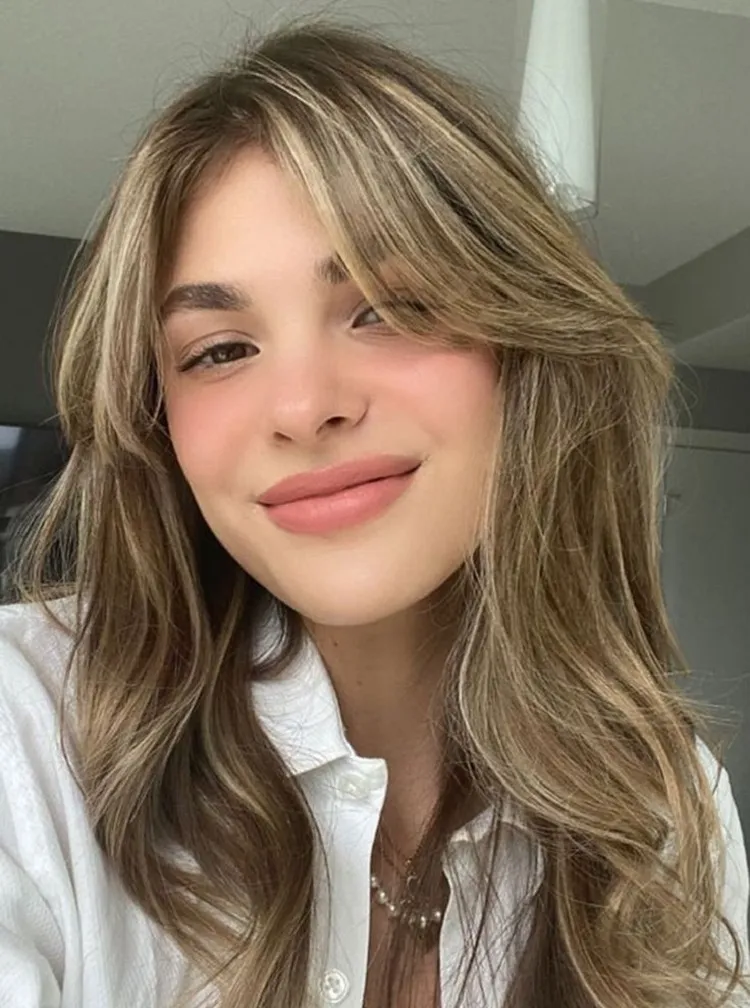 curtain bangs for women with round face hairstyle ideas 2023