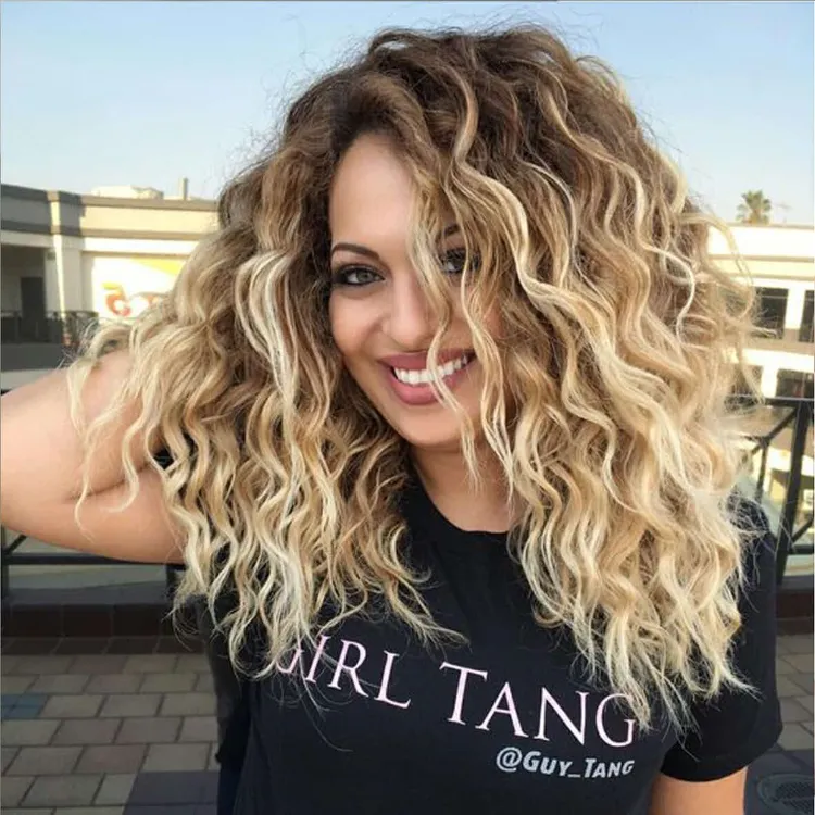 dark blonde hair with highlights curly hair how to style hair with curls