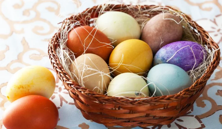 dye easter eggs natural products budget friendly ideas