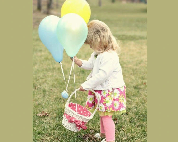 easter egg hunt for toddlers attach balloons to eggs