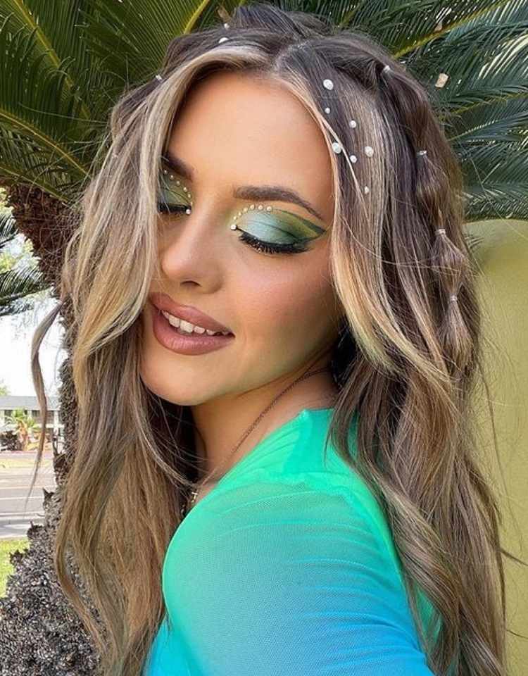 40 Cute Festival Hair Ideas To Rock : Braids with Colourful Hair Clips |  Rave hair, Coachella hair, Concert hairstyles