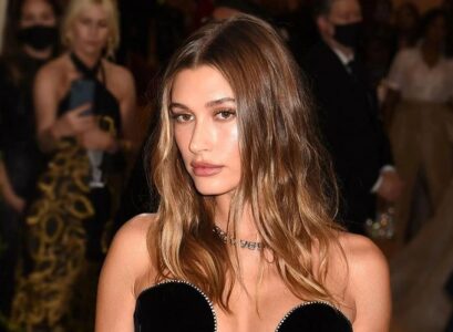 face framing balayage hailey bieber hair trends 2023