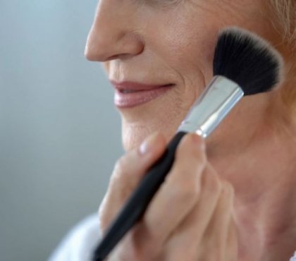 face powder over 50 should you apply this product in your 50s best suggestions for mature skin expert advice how to use face powder properly makeup routine older ladies look your best quality products