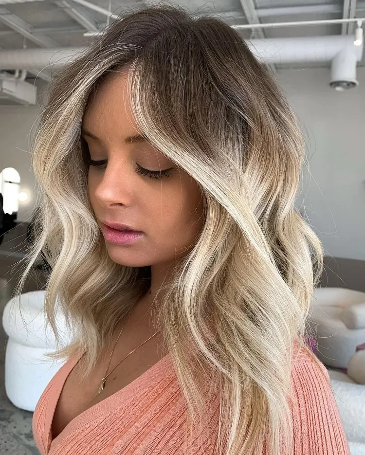 full balayage on brown hair with blonde short hair trends 2023