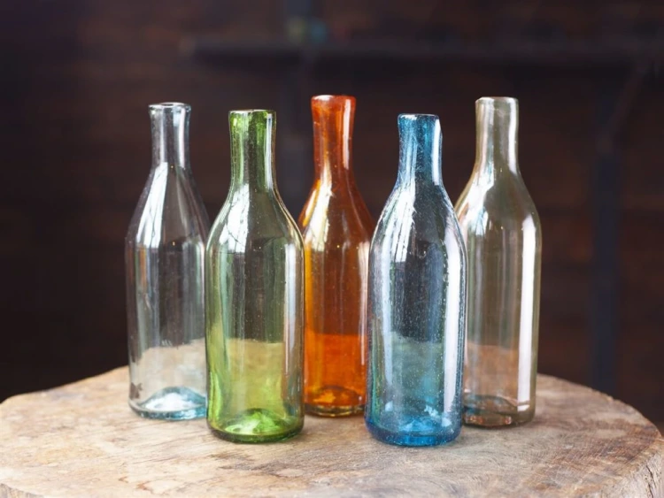 glass bottles and decanters with narrow neck cleaning hack with egg shells