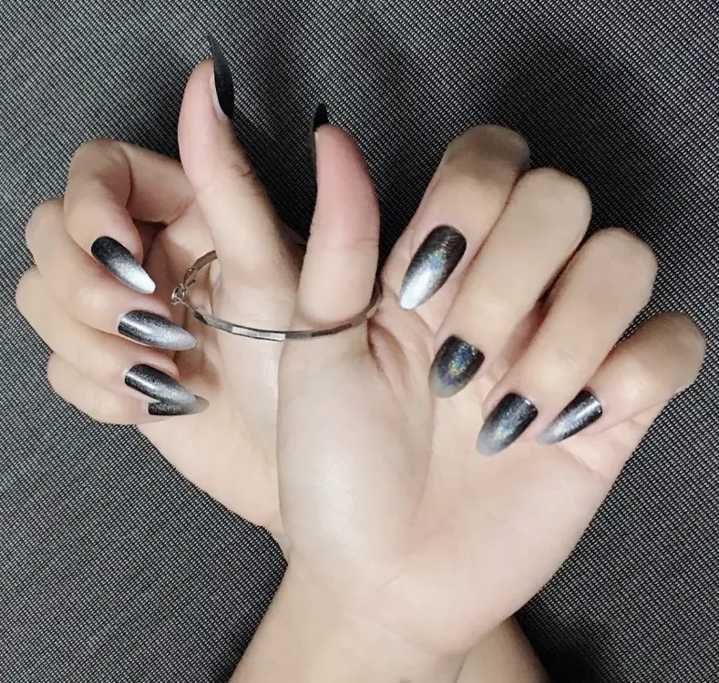 gradient effect black and silver nails design