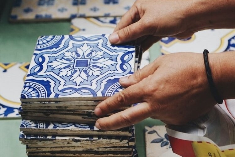 hand crafted azulejo tiles porto portugal blue white classic authentic design