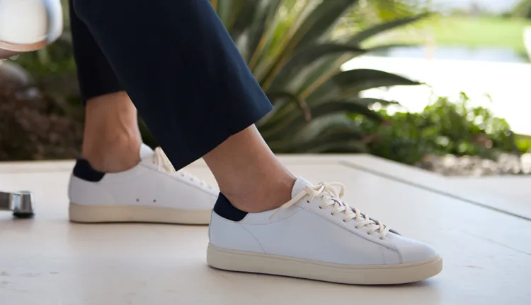 how to clean white sneakers and laces the proper way which material to use which products to use