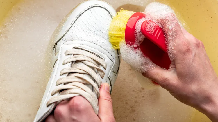 how to clean white sneakers in the washing machine how to eliminate grime from sneakers