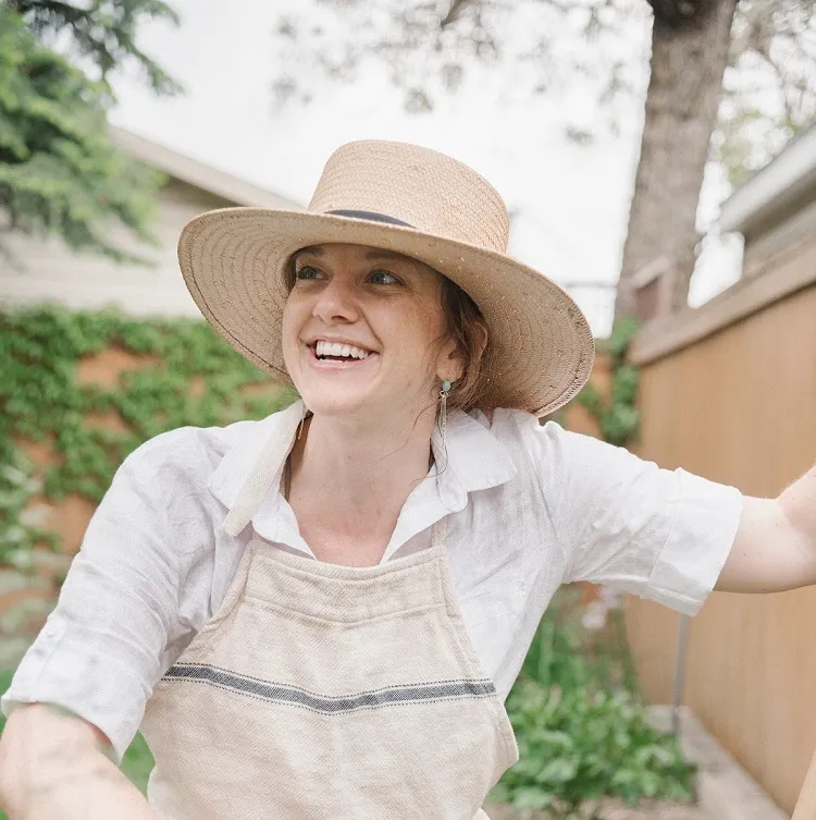 how to wear a hat for ladies they should protect from ultraviolet