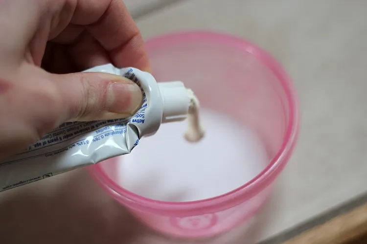 how to whiten teeth with baking soda and toothpaste make a toothpast soda paste