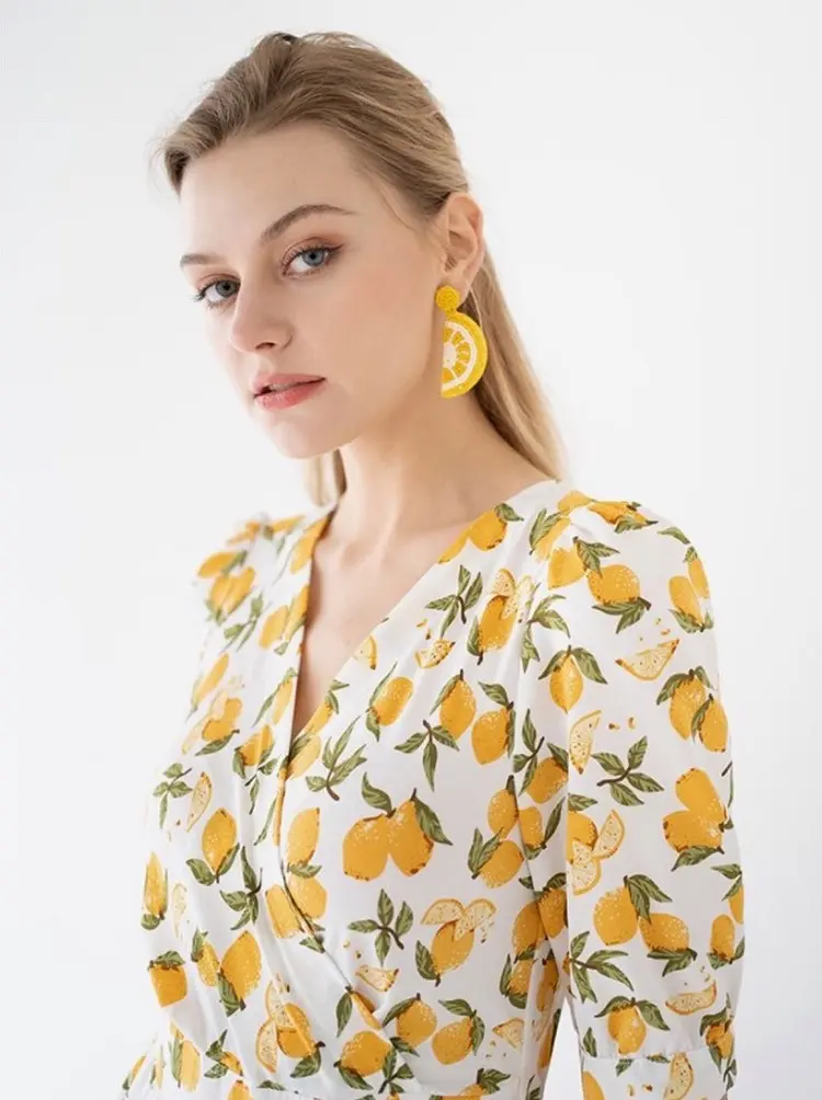 lemon print top how to dress this summer 2023