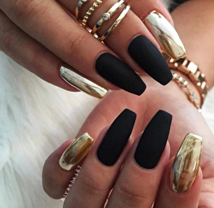 matte and chrome nails in black and gold