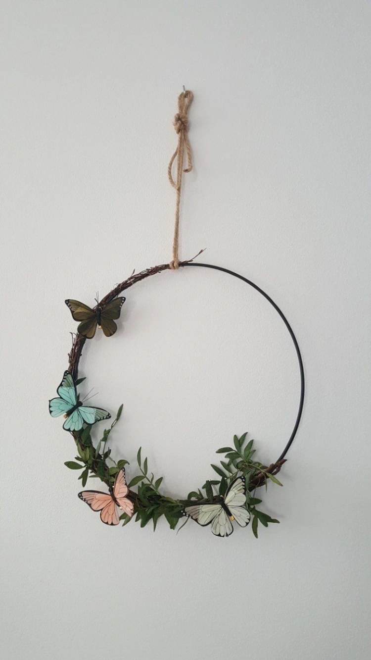 minimalistic butterfly wreath diy easy idea